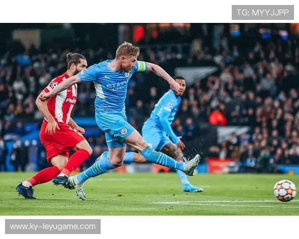 德布劳内快速直塞撕裂对手中场