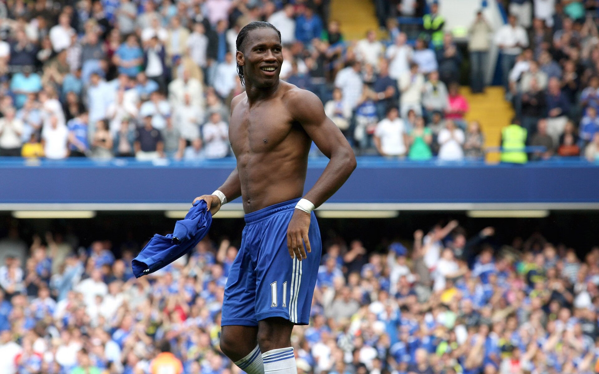 中国足球职业联赛积极推动球员国际交流，中国足球国际队